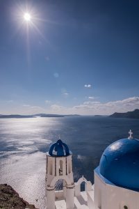 Santorini (Greece) in a midday sun... (www.pixabay.com)